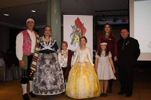 Cargos de Campaments con las falleras mayores de Dénia