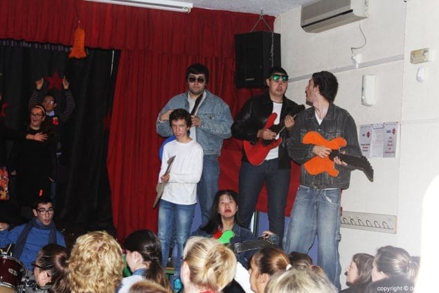 Un entrañable espectáculo dio la bienvenida a la Navidad en el colegio Raquel Payà 4 Festival de Navidad en el Raquel Payà