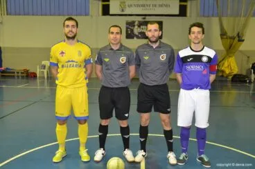 Los capitanes y árbitros