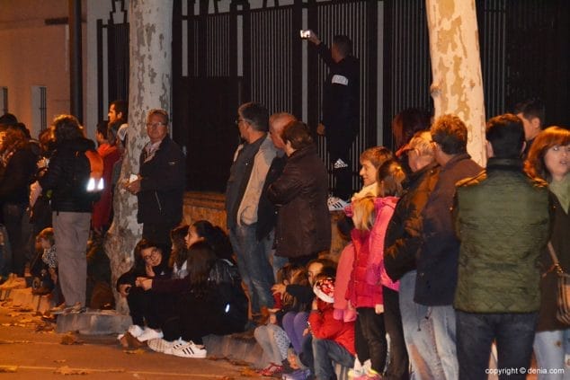 Público presenciando la carrera