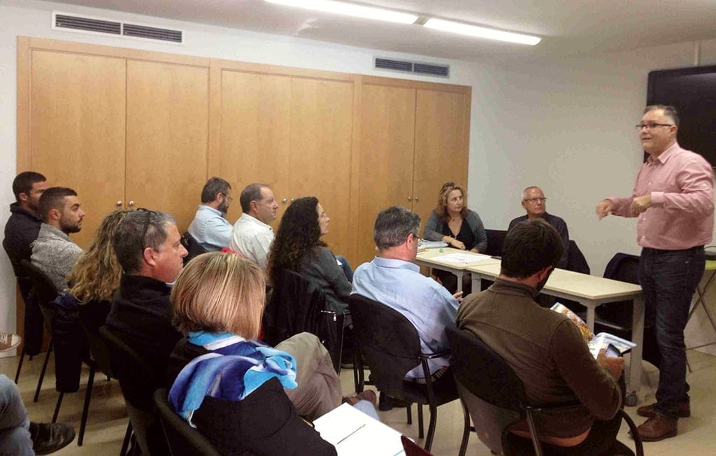 Rafael Moreno en la reunión de estaciones náuticas