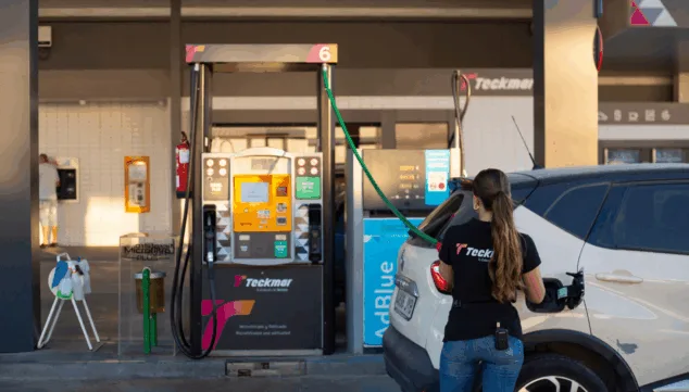 Gasolineras Teckmar 5 surtidores autoservicio para mejorar tu repostaje