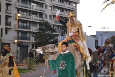 Cabalgata Reyes Magos 2015 – llegada de los Reyes a camello