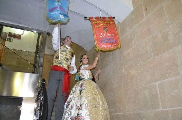 Imagen: Premios fallas Dénia 2015 - Oeste celebra el primer premio de su sección