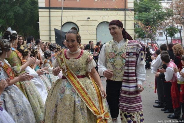 Las leyendas dianenses proclaman a Lluna Giménez como fallera mayor infantil de Campaments 9 08 Presentación infantil Campaments 2016 Llegada de la comisión