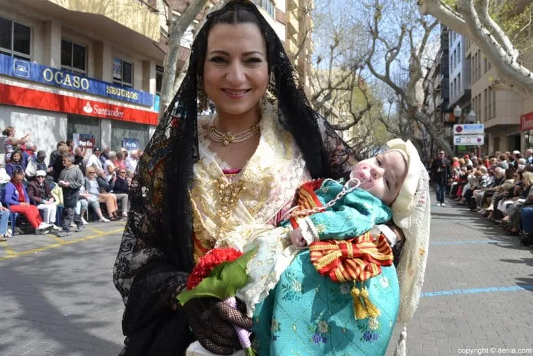 Ofrenda de flores Fallas de Dénia 2014 - Campaments