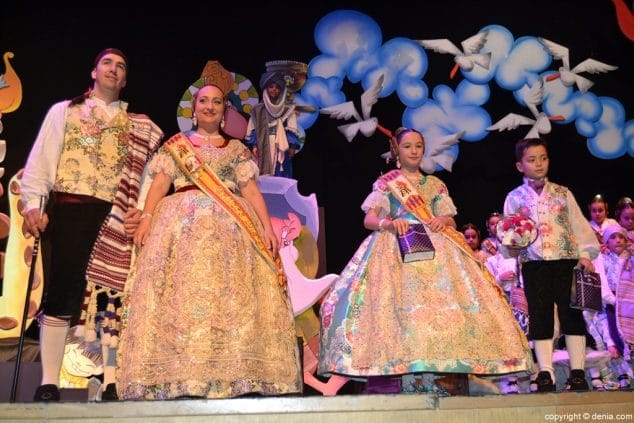 Las leyendas dianenses proclaman a Lluna Giménez como fallera mayor infantil de Campaments 42 40 Presentación infantil Campaments 2016 Cargos Campaments 2016