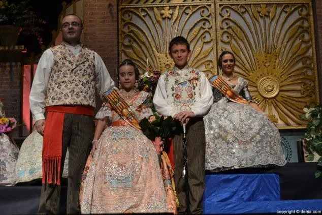 Falla Les Roques: historia, ubicación, primeros monumentos y cargos 59 44 Presentación Les Roques Cargos infantiles