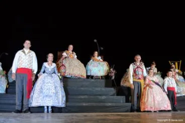 Presentación Falleras Mayores Dénia 2015 – Pleitesía Falla Oeste