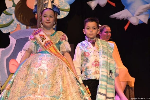 53 Presentación infantil Campaments 2016 Lluna e Izan