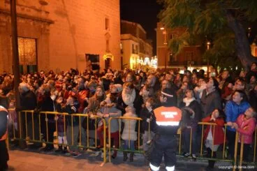 Cabalgata Reyes Magos 2015 – público en la plaza del Ayuntamiento