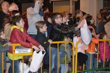 Cabalgata Dénia 2016 – Niños con bolsas