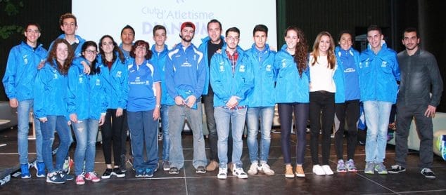 Antonia San Miguel y atletas del CA Baleària Diànium