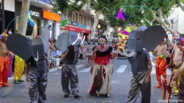 Carrozas Dénia 2015 – Comparsa Baix la Mar