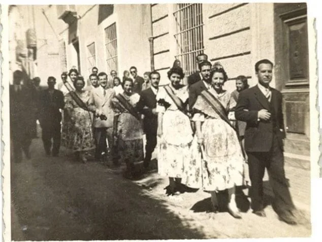Falla Les Roques: historia, ubicación, primeros monumentos y cargos 32 Imagen: Comisión Les Roques 1948
