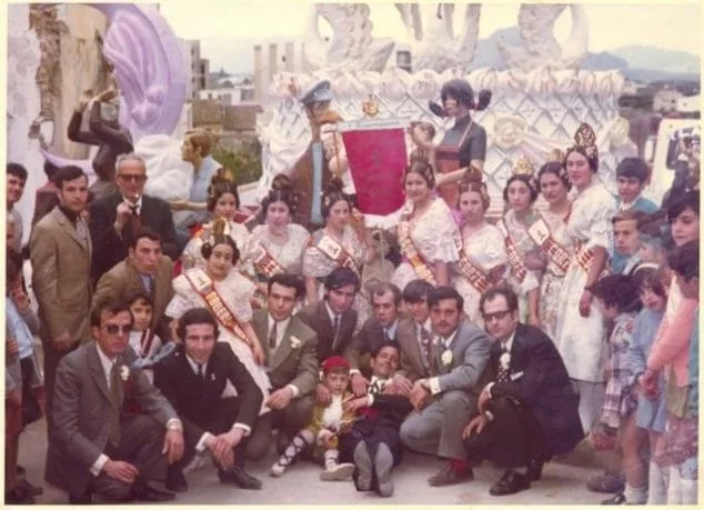 Falla Les Roques: historia, ubicación, primeros monumentos y cargos 37 Imagen: Comisión Les Roques 1971