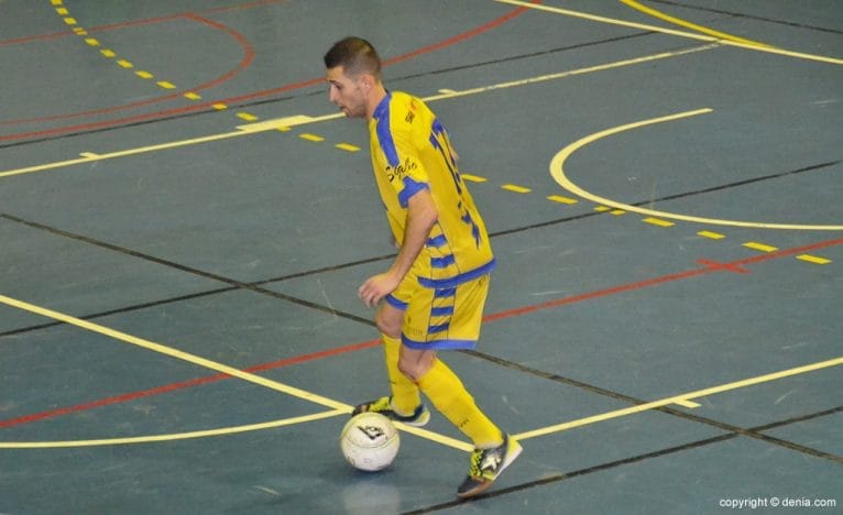 Curro con el balón