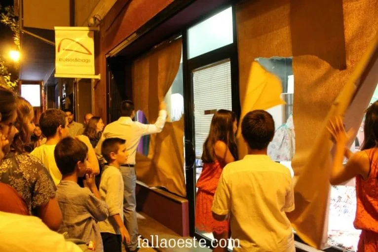 Descubrimiento de los escaparates de la falla Oeste