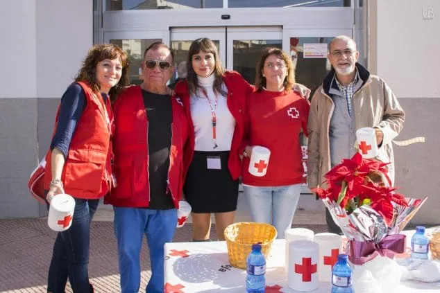 Cruz Roja Dénia recaudó cerca de 5.000 euros en el Día de la Banderita 13 Día de la Banderita Dénia 2015