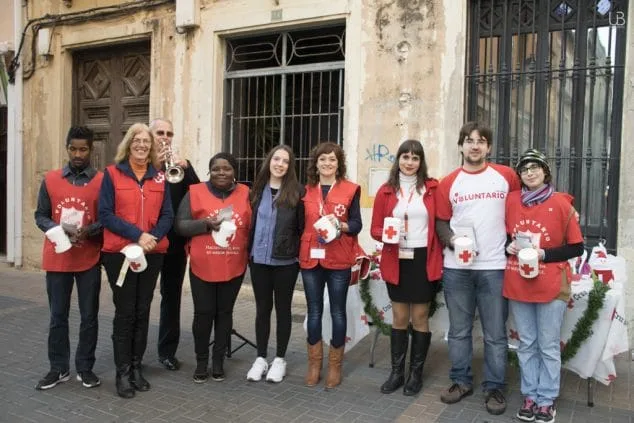 Cruz Roja Dénia recaudó cerca de 5.000 euros en el Día de la Banderita 8 Día de la Banderita Dénia 2015 Ejército de Salvación