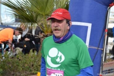 El veterano Pepe Moll tras cruzar la meta