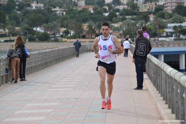 Esteban Perales y Mayca Sala fueron los vencedores de la ' IVCarrera del Roscón de Reyes' 18 Esteban Perales liderando la prueba