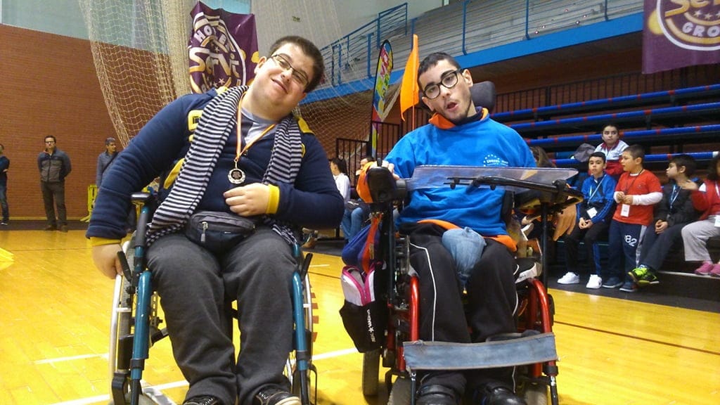 Tres deportistas del Raquel Payá y la Escuela de deporte Adaptado triunfan en el Provincial 1 Jorge Femenia luciendo su medalla