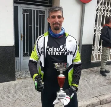 Pedro Martínez con su trofeo