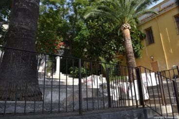 Trabajos de limpieza del jardín del antiguo hospital