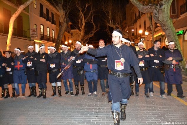 07 Entraeta Mig Any 2016 Filà Cavallers