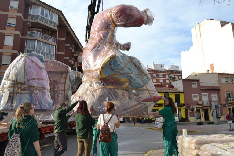 Plantà 2015 - Ninots de la falla Saladar