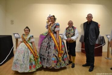 Exposición del Ninot 2016 – Falleras Mayores de Dénia con presidente y alcalde
