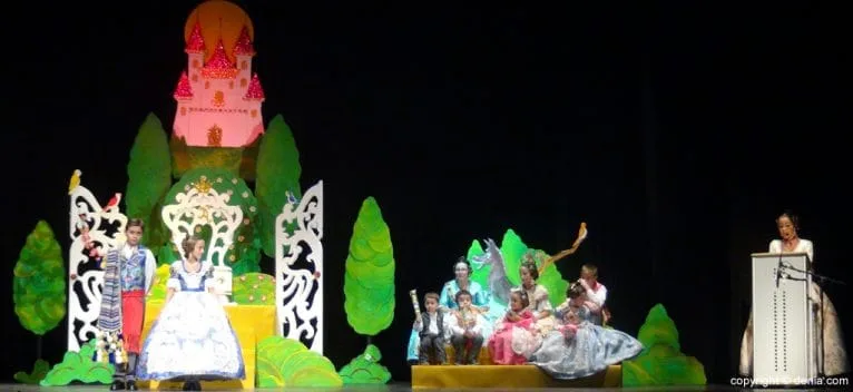 Presentación infantil Darrere del Castell 2016