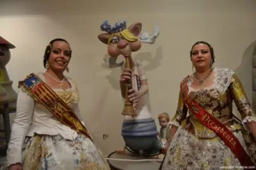 Ninot de la Falla Darrere