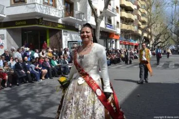 Ofrenda de flores Fallas de Dénia 2014 – Darrere del Castell – Tere Vallalta