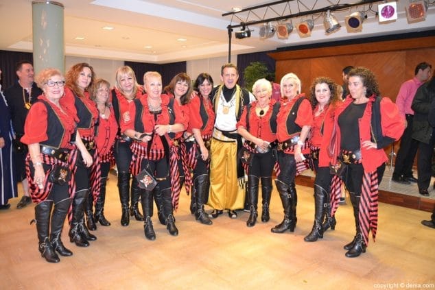 37 Cena gala mig Any 2016 Capitán moro con las Piratas Berbersicas