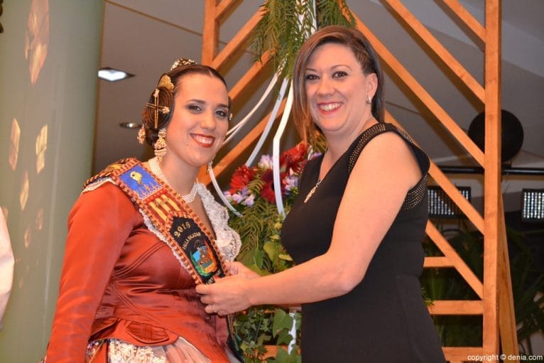 Gala 50 Aniversario Falla Saladar - Imposición de insignias