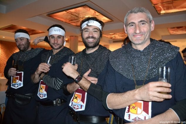 50 Cena gala mig Any 2016 desfilando