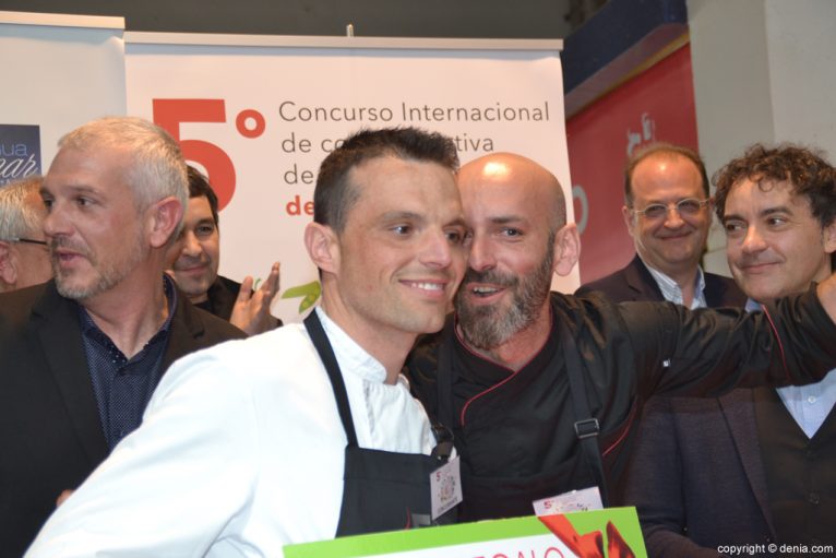 5º Concurso Internacional de Cocina Creativa de la Gamba Roja de Dénia - Álvaro Abad y su ayudante