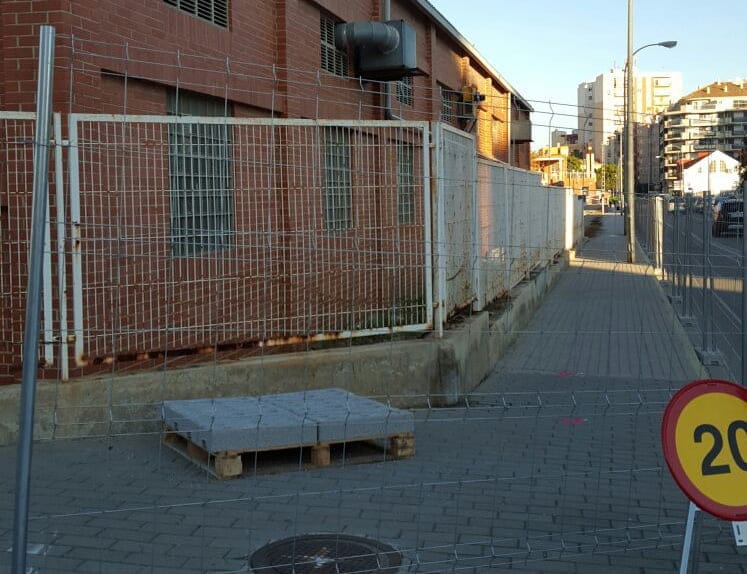Arreglan el vallado de la estación de tren