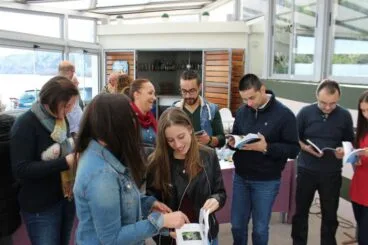 Asistentes a la presentación del pergamino de Port Rotes
