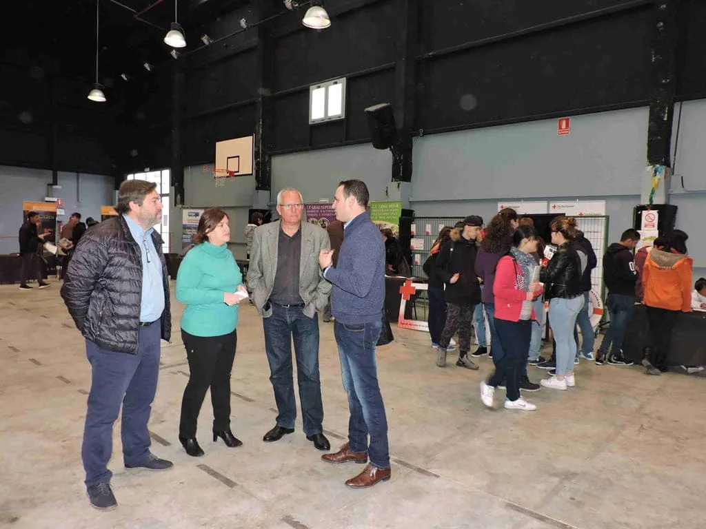 La Fira de l'Estudiant, lista para atender a más de 1.000 alumnos estos días 1 Autoridades en la Fira de l'Estudiant