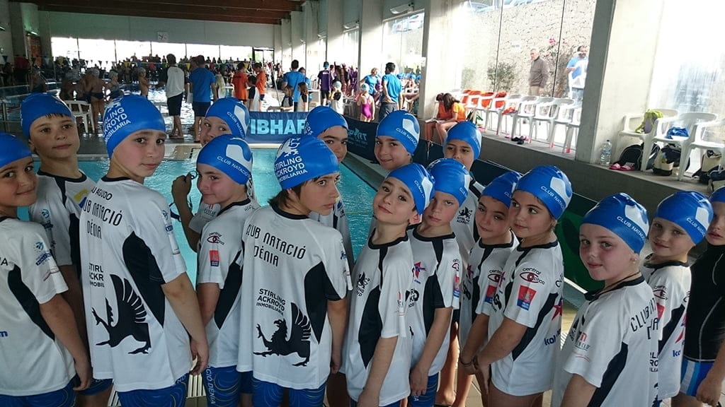 La Escuela del Club Natació Dénia sigue segunda en la liga comarcal 2 Benjamines del CN Dénia en Benissa