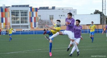 Borja disparando a portería