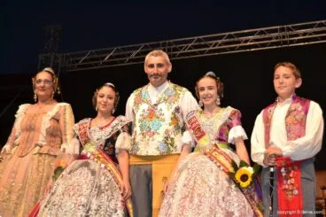 Cargos de la falla Camp Roig 2014 en el Día del Fallero