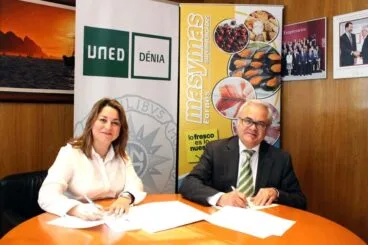 Convenio de la UNED con MasyMas