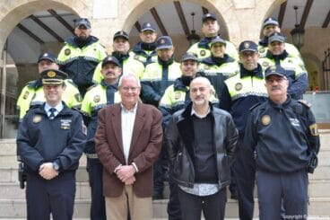 El alcalde con los Policía de barrio