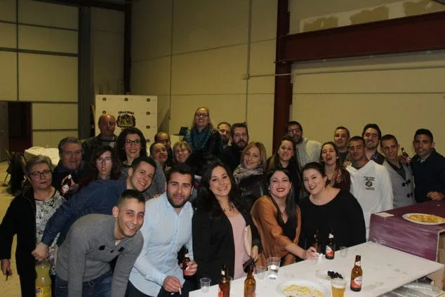 La falla Diana homenajeó a la charanga 'Toca't un Ou' tras diez años juntos 2 Fiesta de la casalla en la falla Diana