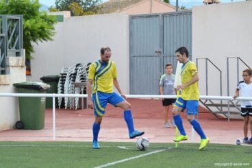 Gervasio y Carlos Ribes sacando un corner
