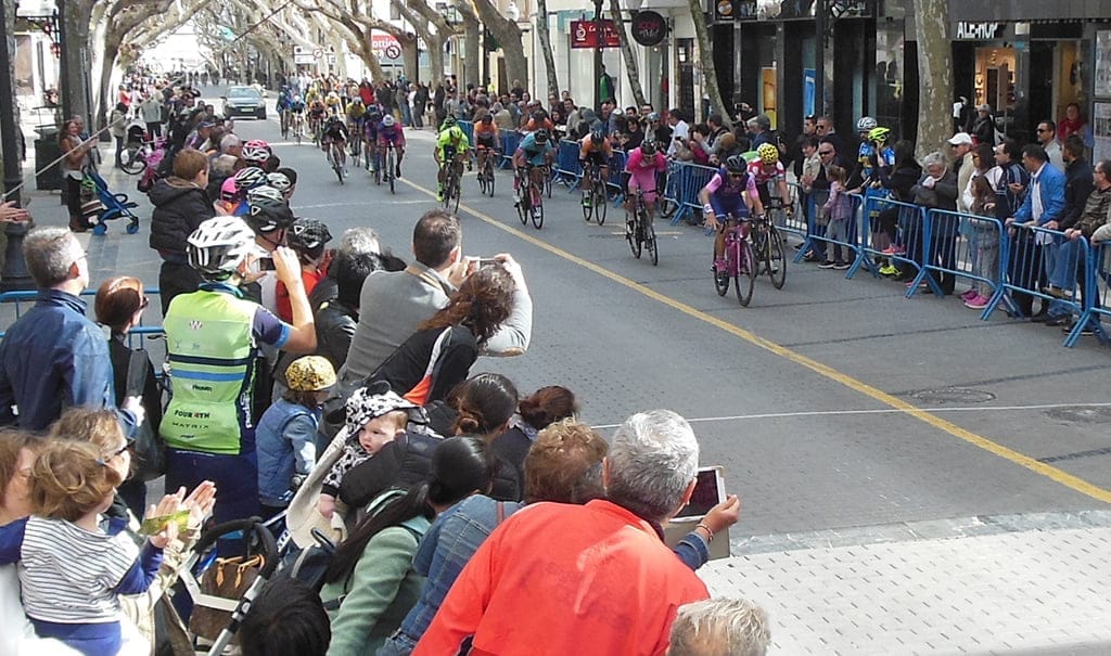 Javier Benítez fue el vencedor de la etapa de la Volta Ciclista a la Marina de Dénia 1 Gran ambiente en meta